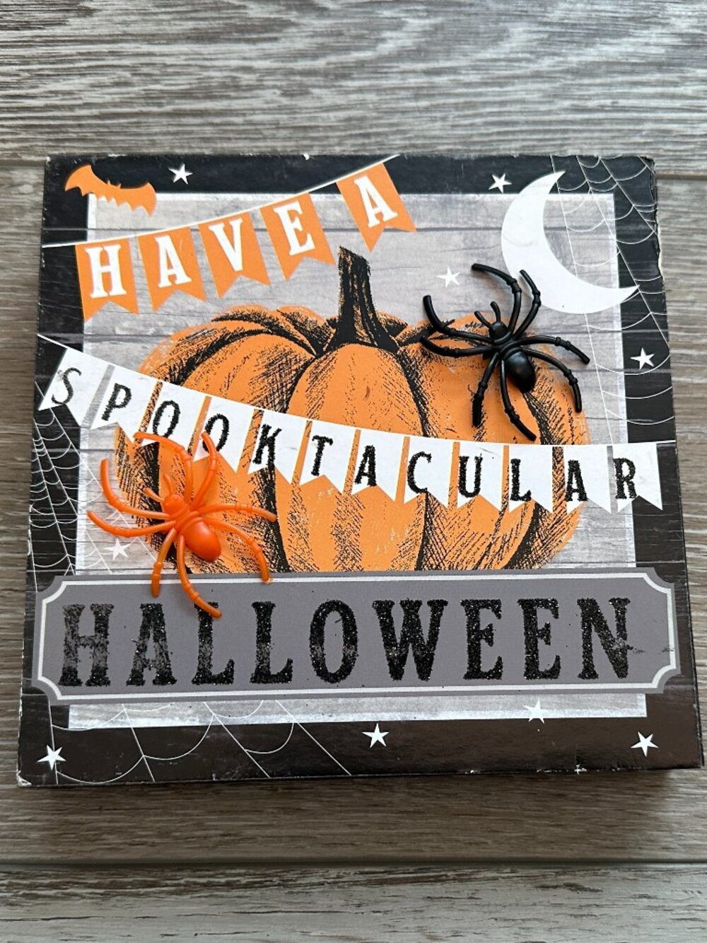 NWT Halloween Shelf Decor Spooktacular Halloween w Spiders & Glitter Accents